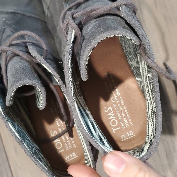 Toms "Like New" Desert wedge Suede shoes sz 10 - Picture 13 of 13